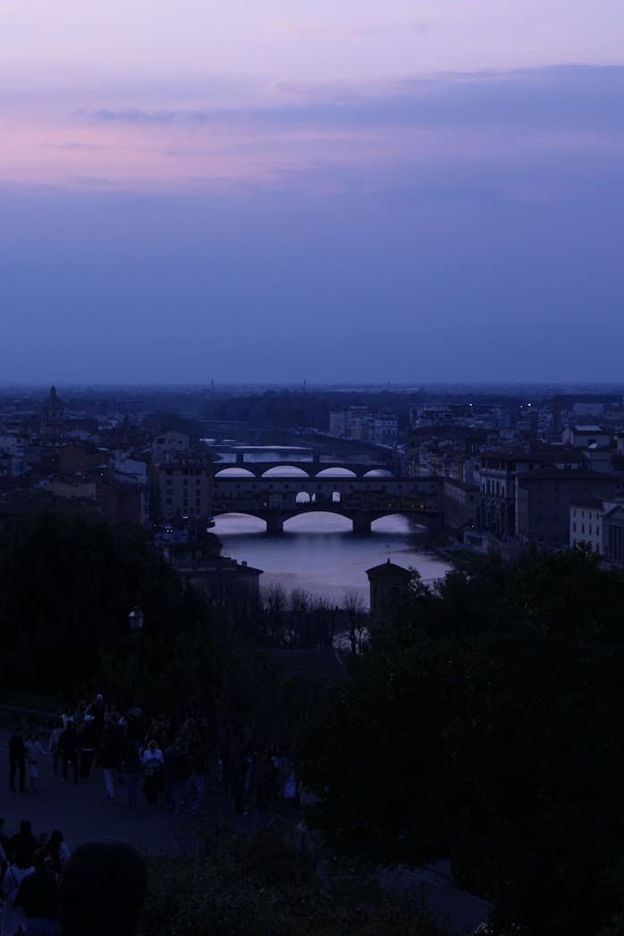 Ponte Vecchio sobre Rio Arno